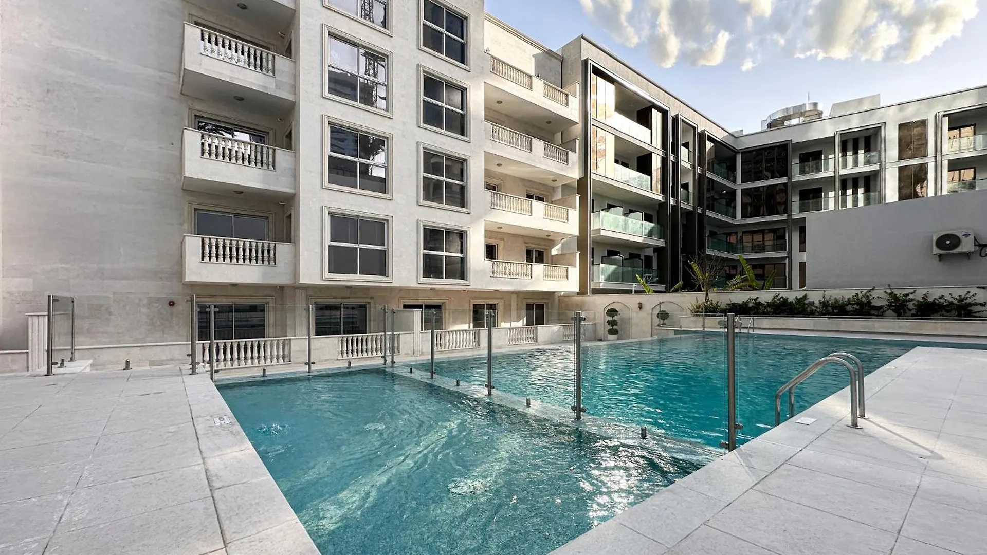 Trophy-Charm Meets Perfection In Jvc Apartman Dubaj