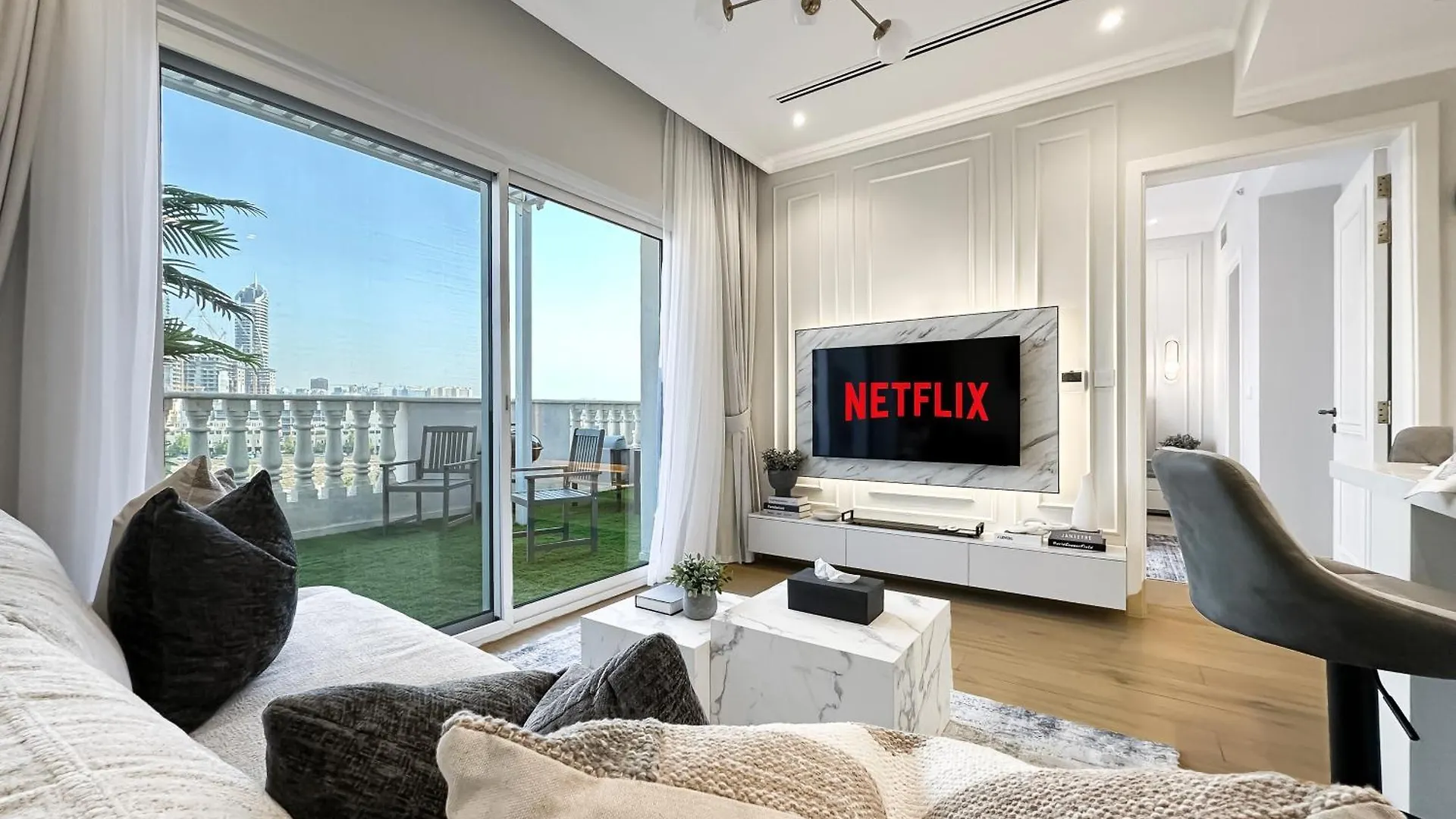 Trophy-Charm Meets Perfection In Jvc Apartman Dubaj